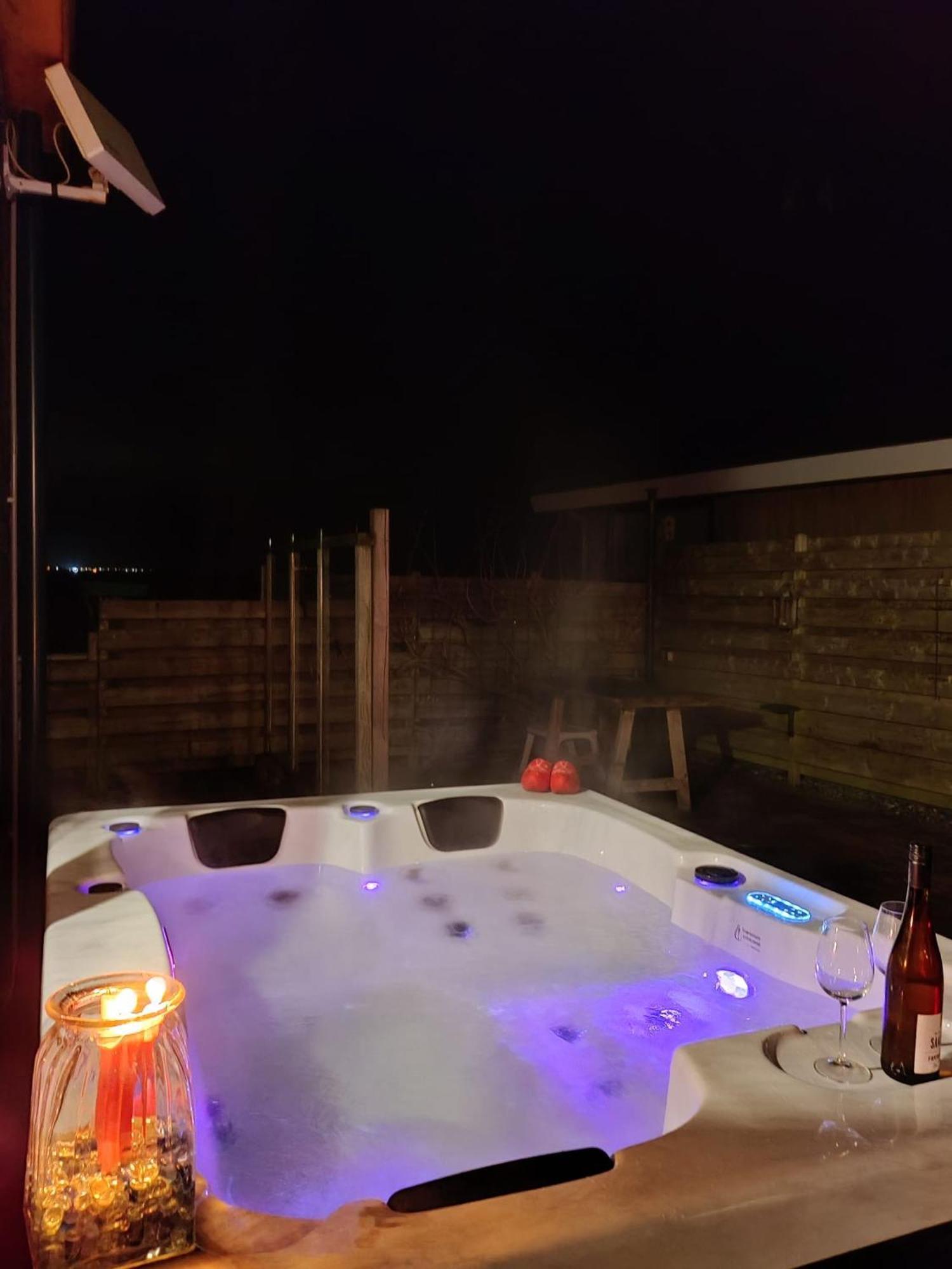Lakeview 6 Pers Holiday Home Aurora With Fenced Garden, Whirlpool And Sauna Anjum Luaran gambar