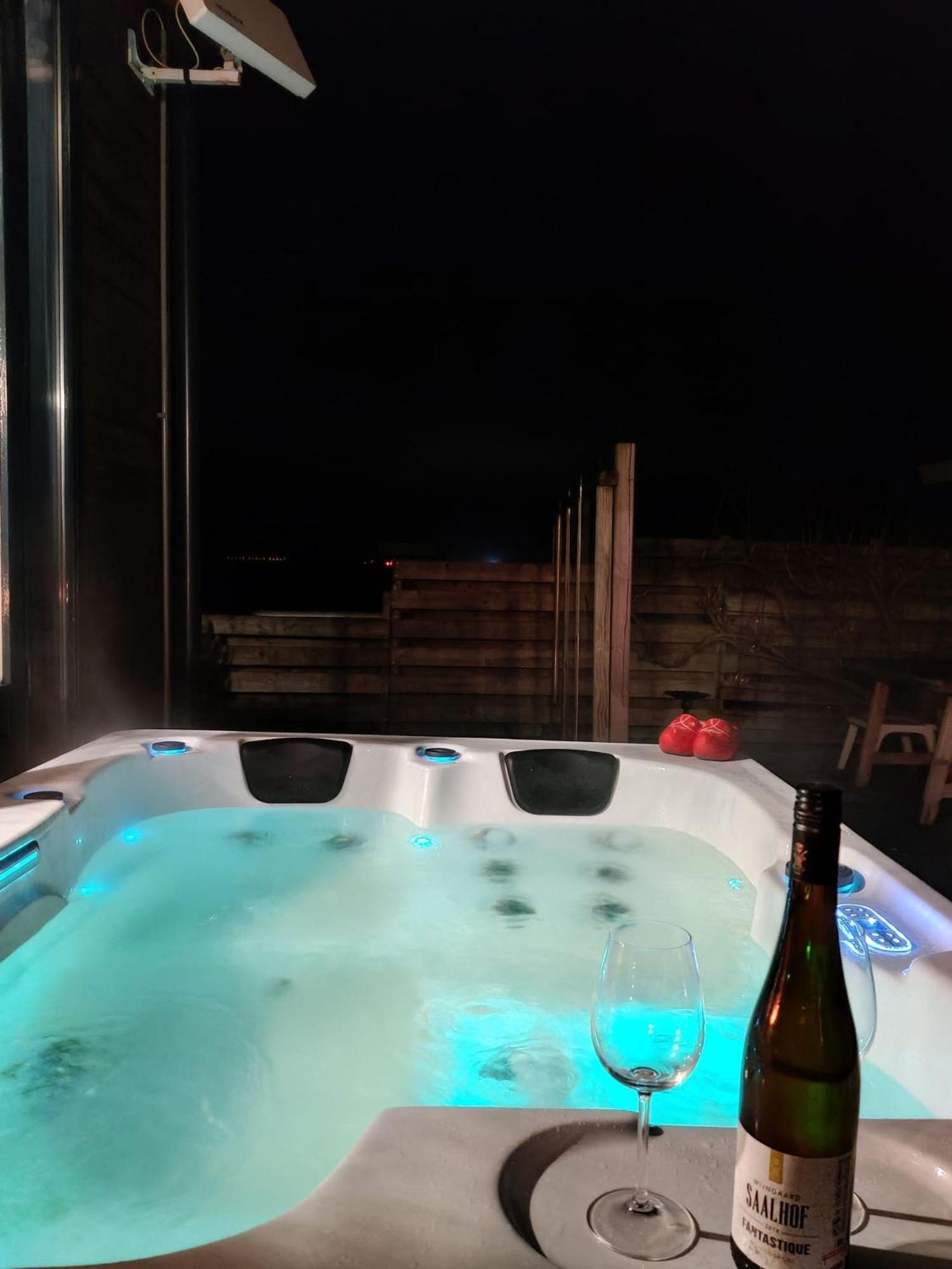 Lakeview 6 Pers Holiday Home Aurora With Fenced Garden, Whirlpool And Sauna Anjum Luaran gambar